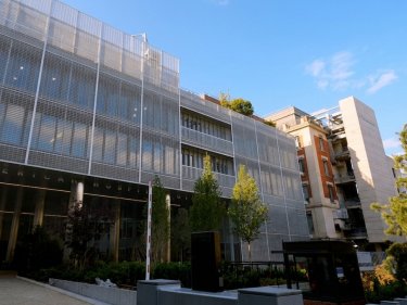 nouvelle entrée unique au 84 boulevard de la saussaye